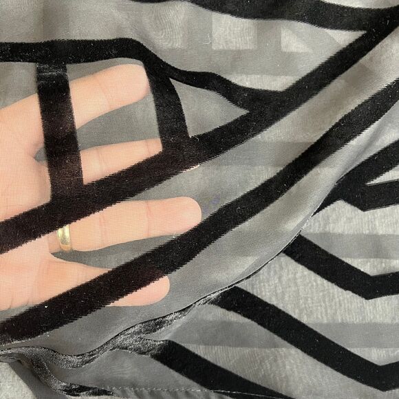 Torrid Cardigan Sweater Women 2/3 Black Open Front Sheer Mesh Velvet Flock Flowy - Picture 3 of 9